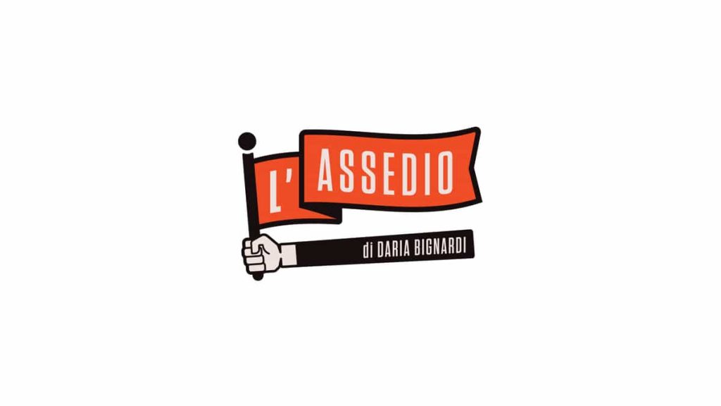 Il logo de L'Assedio, il nuovo programma di Nove condotto da Daria Bignardi