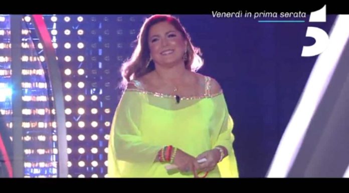 Romina Power rifà il Ballo del Qua Qua a La sai l’ultima? In studio spuntano gli “Albani” | video Mediaset Romina Power ospite a La sai l'ultima? venerdì 5 luglio 2019