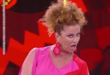 La sai l’ultima 2019: le 3 barzellette lampo di Valentina Persia, Geppo e Alessandro Paci | video Mediaset Valentina Persia racconta una barzelletta in napoletano nella puntata de La sai l'ultima? di venerdì 12 luglio 2019