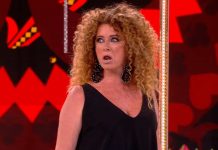 La sai l’ultima?, Valentina Persia e la barzelletta di Antonio e Maria in albergo | video Mediaset Valentina Persia e la barzelletta in siciliano a La sai l'ultima