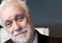 E’ morto Luciano De Crescenzo: artista poliedrico e volto storico di Napoli Luciano De Crescenzo l'intellettuale filosofo