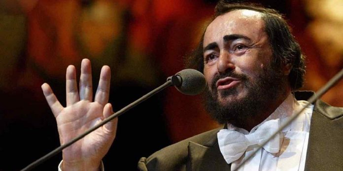 Luciano Pavarotti Techetechetè Superstar