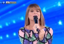 Alessandra Amoroso ospite ad Amici Celebrities: “Forza Emma!” | video Witty tv Alessandra Amoroso ospite ad Amici Celebrities