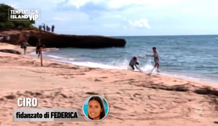 Ciro Petrone e Federica escono da Temptation Island Vip 2019: l’attore è scappato e ha violato le regole (video Witty tv) Ciro corre a Temptation Island Vip 2019