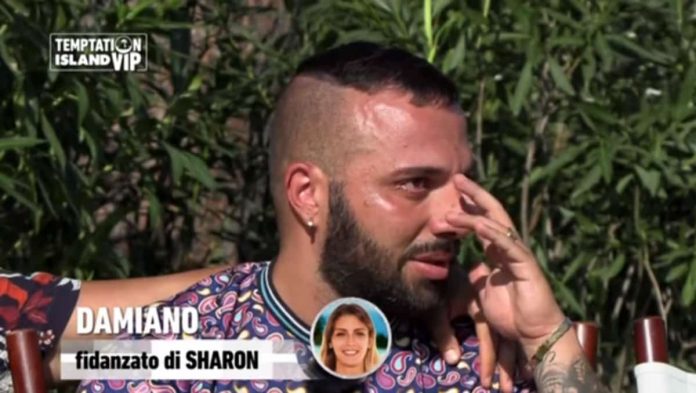 Damiano “Er Faina” piange a Temptation Island Vip 2019: Alessia Marcuzzi lo consola così (video Witty tv) Damiano "Er Faina" piange a Temptation Island Vip 2019