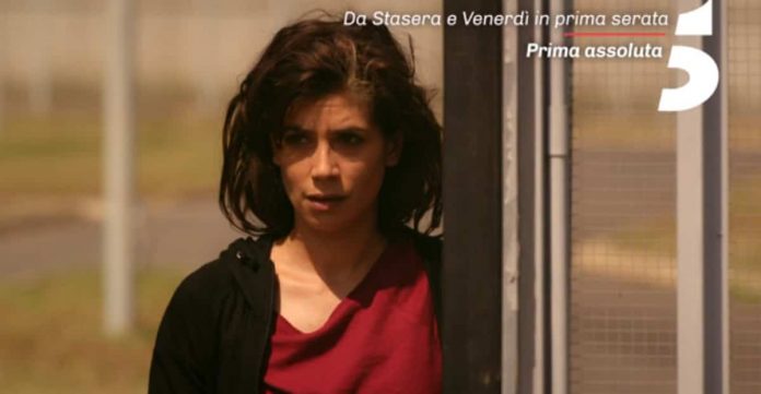 Giulia Michelini è l'attrice protagonista di Rosy Abate 2 - La serie