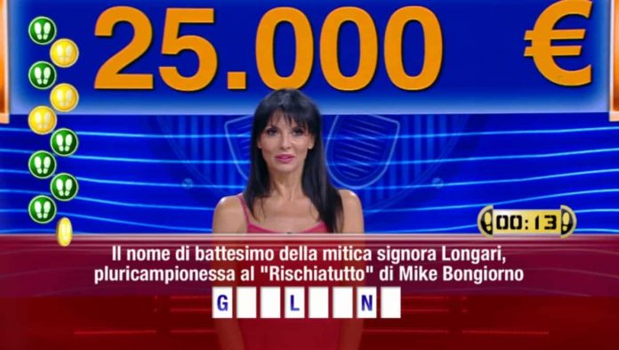 Caduta Libera, i 10 passi di Miriana Trevisan per la Fondazione Mike Bongiorno | video Mediaset Miriana Trevis a Caduta libera per i 10 passi finali dedicati a Mike Bongiorno