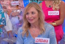 Uomini e Donne trono over, delirio in studio: “Sono sola. Sono morti tutti” | Video Witty Tv Loredana di Uomini e Donne over