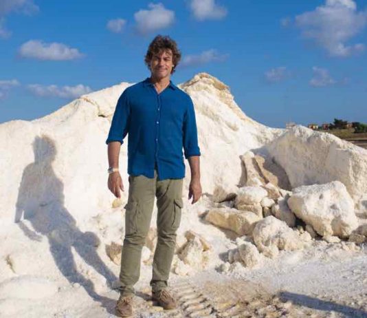 Ascolti tv 11 maggio 2026: Ulisse – Il piacere della scoperta (17.4%), I Cesaroni 7 (14.5%), Affari Tuoi (24.1%), La Ruota della Fortuna (24.7%) | Dati Auditel Ulisse il piacere della scoperta 2019 su Rai1