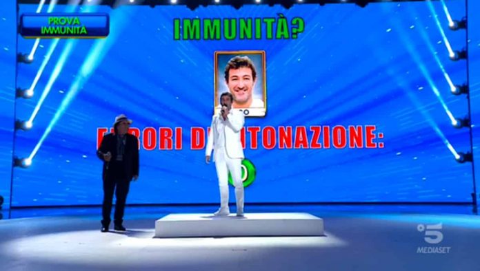 Albano canta ad Amici Celebrities: vip stonati, la reazione | video Witty tv Albano ad Amici Celebrities per la Prova Immunità di canto