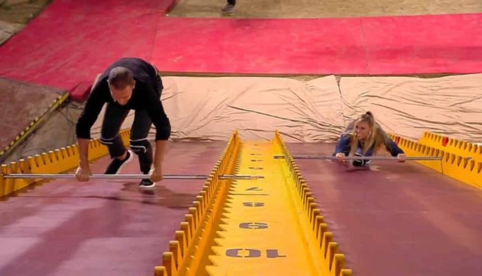 Eurogames, Ilary Blasi scala il muro dei campioni e perde la scommessa contro Alvin | video Mediaset Alvin e Ilary Blasi scalano il muro dei campioni ad Eurogames