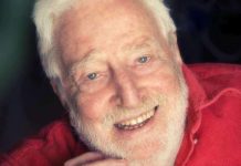 Morto Carlo Croccolo: Napoli in lutto per l’attore e comico Morto Carlo Croccolo