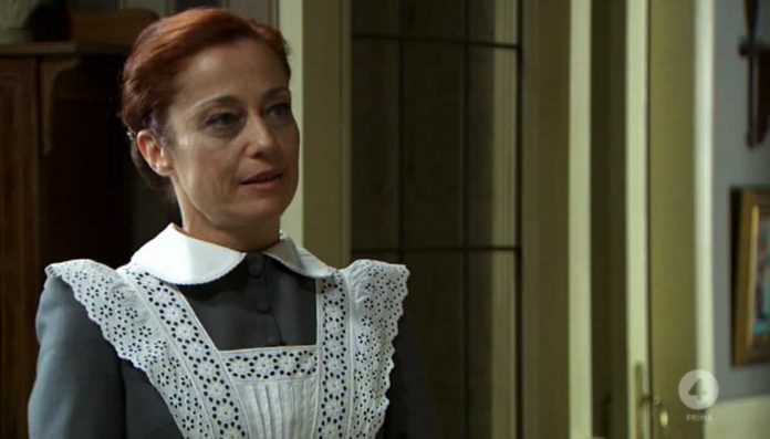 Replica Una Vita in streaming, puntata del 26 luglio 2022 | Video Mediaset L'attrice Maria Blanco è Carmen nella soap opera Una Vita