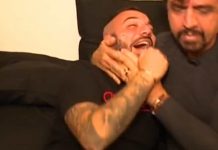 Er Faina, il video del tapiro a Striscia la notizia: “Mi assumo le mie colpe” | video Mediaset Valerio Staffelli consegna il tapiro di Striscia la notizia a Damiano Er Faina