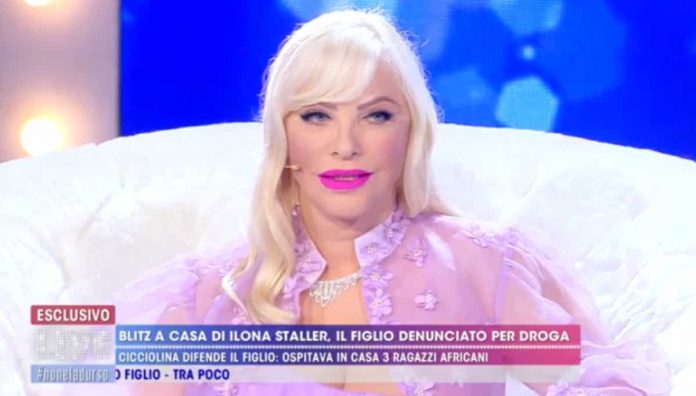 Ilona Staller, il figlio nei guai per droga: casa “distrutta”, le immagini | video Mediaset Ilona Staller difende il figlio a Live - Non è la D'Urso