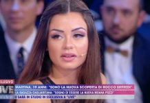 Martina Smeraldi, a Live – Non è la D’Urso la nuova scoperta di Rocco Siffredi | Video Mediaset Martina Smeraldi in studio a Live - Non è la D'Urso