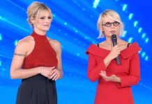 All Together Now: Maria De Filippi ospite della prima puntata? L’indiscrezione Michelle Hunziker e Maria De Filippi insieme ad Amici Celebrities