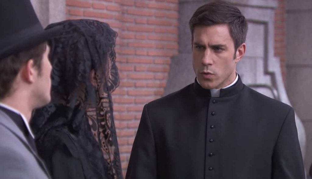 L'attore Daniel Tatay è Padre Telmo nella soap opera Una Vita