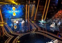 Tu sì que vales, pass per la finale: il lanciatore di coltelli conquista tutti | video Witty tv Il pass per la finale di Tu sì que vales 2019