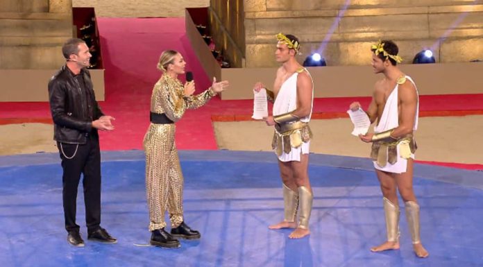 Eurogames, i valletti di Ilary Blasi sono “Salamini” a petto nudo: Alvin geloso? | video Mediaset I Salamini sono i valletti di Ilary Blasi a Eurogames