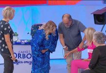 Uomini e Donne, Tina chiede l’intervento del medico per Gemma: “Ha avuto una crisi” | Video Witty Tv Un dottore per Gemma a Uomini e Donne
