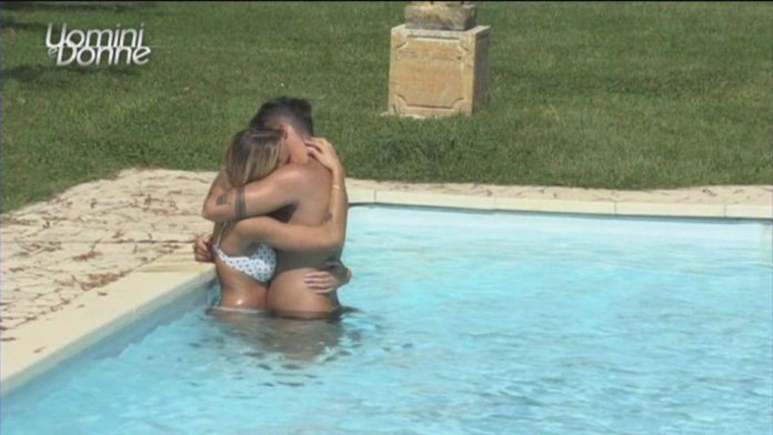 Uomini e Donne trono classico: l’esterna di Giulio e Irene | Video Witty Tv Giulio e Irene Uomini e Donne trono classico