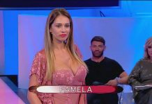 Pamela Barretta sfila in intimo e incanta lo studio: il video | Uomini e Donne Witty Tv Pamela Barretta Uomini e Donne over