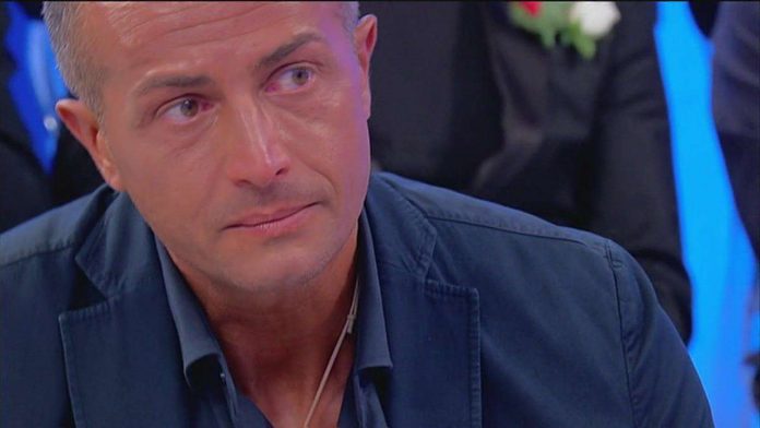 Ida e Riccardo, il video del nuovo faccia a faccia in studio a Uomini e donne Riccardo Guarnieri lettera per Ida Platano a Uomini e Donne
