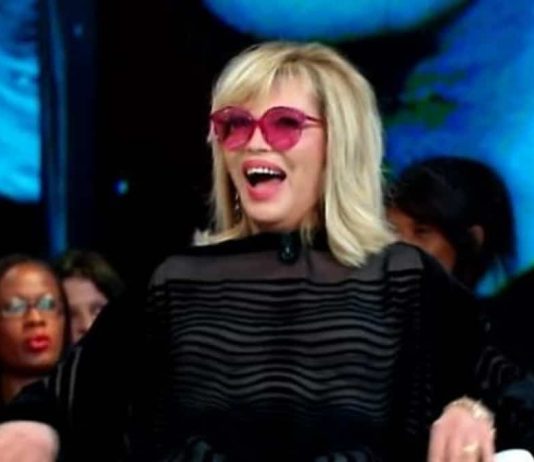 Cr4 – La Repubblica delle Donne, Amanda Lear ospite nella seconda puntata | ANTEPRIMA Amanda Lear a Cr4 - La Repubblica delle donne