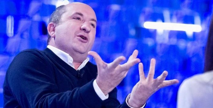 Antonio Albanese a Verissimo: Cetto c’è ! | Video Mediaset Antonio Albanese a Verissimo