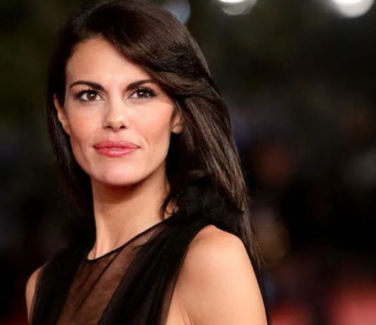 Bianca Guaccero al BCT Festival: “Capri è ancora nel cuore del pubblico, vent’anni dopo continua a emozionare. Magari arrivasse una nuova stagione” – Video Bianca Guaccero