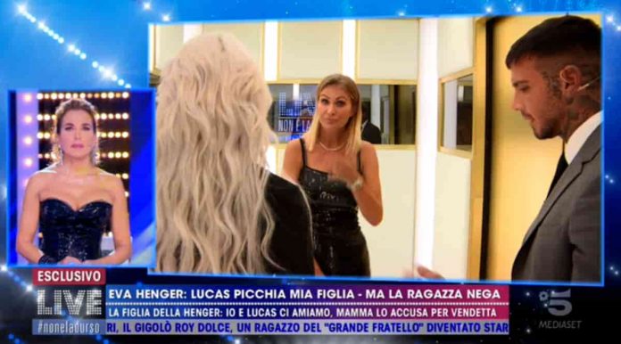 Eva Henger, Lucas Peracchi e Mercedesz in ascensore a Live – Non è la D’Urso | video Mediaset Eva Henger, Lucas Peracchi e Mercedesz si confrontano in ascensore a Live - Non è la D'Urso