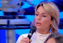 Uomini e donne, Trono Over: Jamie vs Moreno, De Filippi pizzica il Cavaliere | video Witty tv Jamie a Uomini e donne