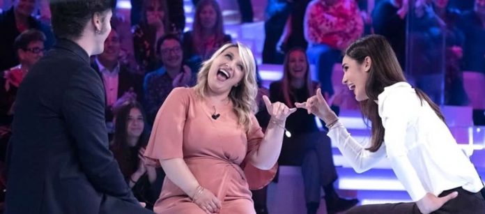 Katia Follesa e Angelo Pisani a Verissimo: matrimonio in tv | Video Mediaset Katia Follesa e Angelo Pisani