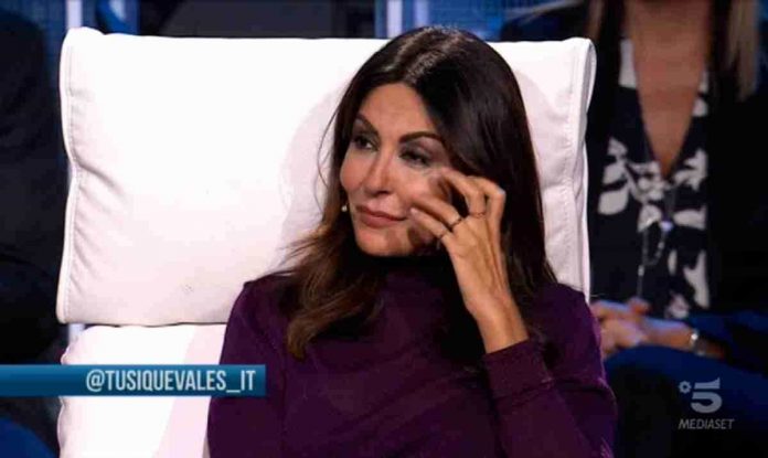 Sabrina Ferilli piange a Tu sì que vales: la storia di quattro fratelli la commuove | video Witty tv Sabrina Ferilli piange a Tu sì que vales 2019