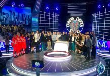 Gerry Scotti festeggia le 800 puntate di Caduta Libera | video Mediaset Gerry Scotti festeggia le 800 puntate di Caduta Libera