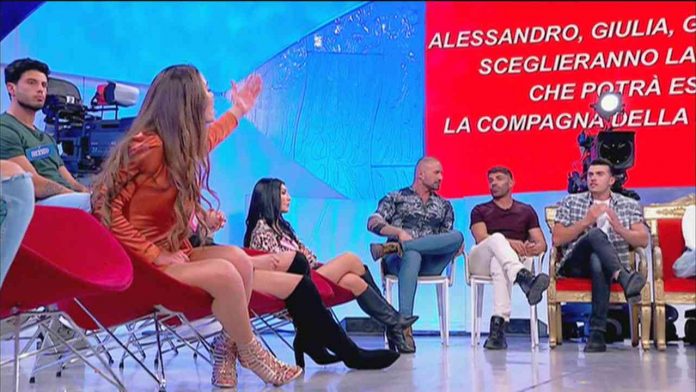 Uomini e Donne, trono classico: lite tra Alessandro e Veronica | Video Witty Tv alessandro e veronica uomini e donne trono classico