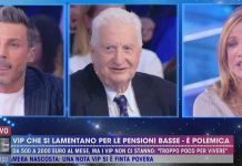 Live Non è la D’Urso: Daniele Interrante contro i vip in difficoltà per pensioni basse | Video Mediaset Daniele Interrante contro i vip e le pensioni basse