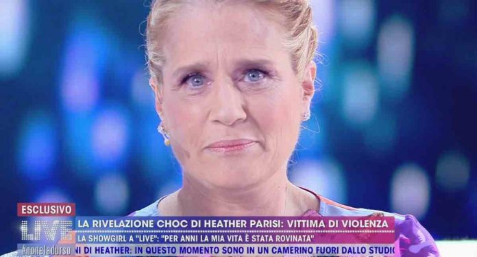 Heather Parisi choc a Live Non è la D’Urso: “picchiata per 7 lunghi anni con calci e pugni” | Video Mediaset Heather Parisi a Live Non è la D'Urso