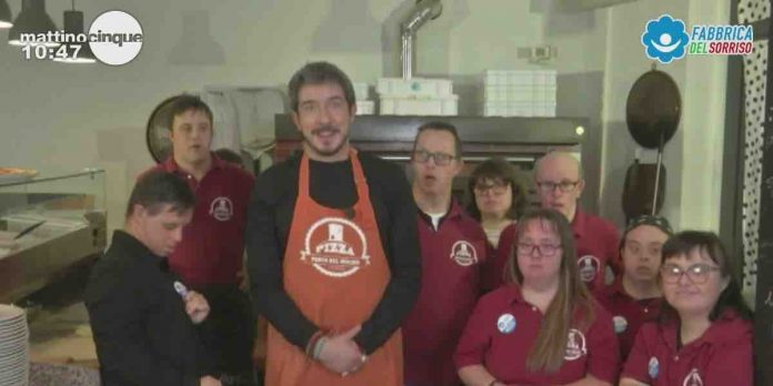 Paolo Ruffini a Mattino Cinque con La fabbrica del sorriso di Mediafriends | Video Mediaset Paolo Ruffini e la fabbrica del sorriso a Mattino Cinque