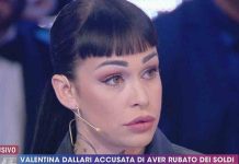 Valentina Dallari a Live Non è la D’Urso si difende dalle accuse di aver rubato dei soldi | Video Mediaset Valentina Dallari a Live non è la d'urso