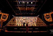 Matteo Mastracco fa 100 a All together now 2: giudici in piedi, va alla finale del 2 gennaio | video Mediaset Tutti i 100 giudici del Muro in piedi a All together now 2