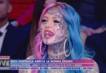 Amber Luke, la Donna Drago dalla lingua biforcuta e 200 tattoo: com’era prima? “Cieca per settimane”, la sua storia | video Mediaset Amber Luke è la Donna Drago dalla lingua biforcuta