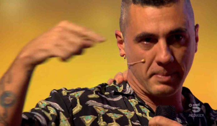 All together now 2, Enrico Bernardo va direttamente in finale e fa commuovere Cizco | video Mediaset Cizco si commuove a All together now 2