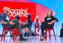 Uomini e donne oggi, Valentina rischia di perdere Erik? Il rifiuto alla nuova dama Giulia: “Non sei il mio tipo” | video Witty tv Erik e Valentina a Uomini e donne