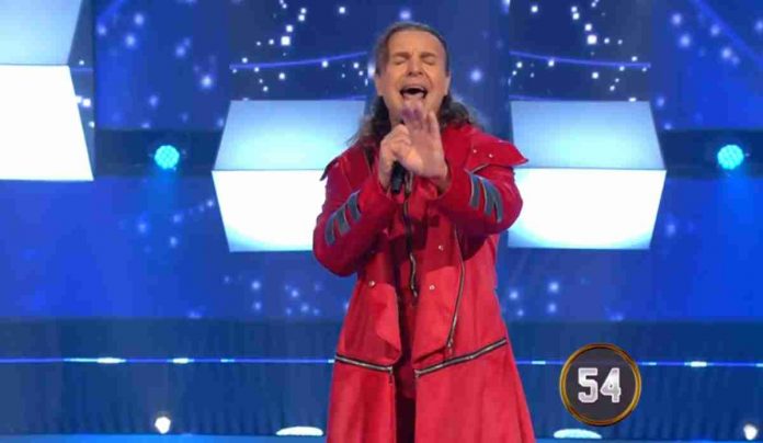 All together now 2, Eugenio Amato in “They way we were”: voce e storia del concorrente convincono i giudici | video Mediaset Eugenio Amato a All together now 2