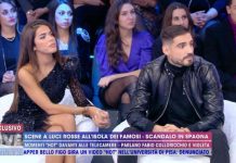 Fabio Colloricchio e Violeta Mangrinan, “hot” a L’Isola dei Famosi in Spagna: l’ospitata da Barbara D’Urso | video Mediaset Fabio Colloricchio e Violeta a Live - Non è la D'Urso