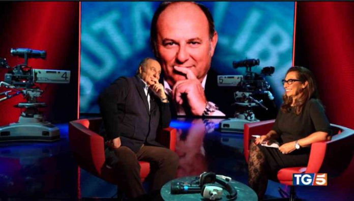 Gerry Scotti intervistato al Tg5: “Il Presidente della Repubblica mi ha nominato commendatore” | video Mediaset Gerry Scotti intervistato al Tg5