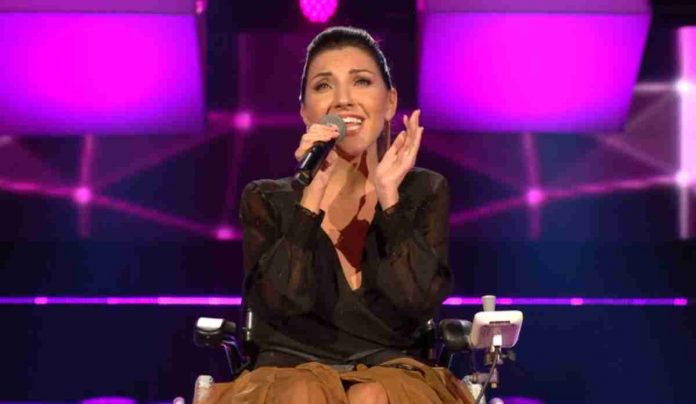 Ketty Giansiracusa, chi è la concorrente in sedia a rotelle che si è esibita a All together now 2 | video Mediaset Ketty Giansiracusa a All together now 2