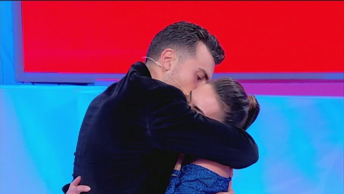 Alessandro e Veronica dopo la scelta: le immagini di oggi a Uomini e donne | video Witty tv La Scelta di Veronica ad Uomini e Donne